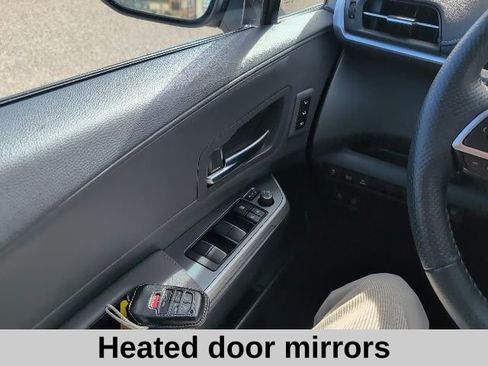 Used 2023 Toyota Sienna XSE image 11