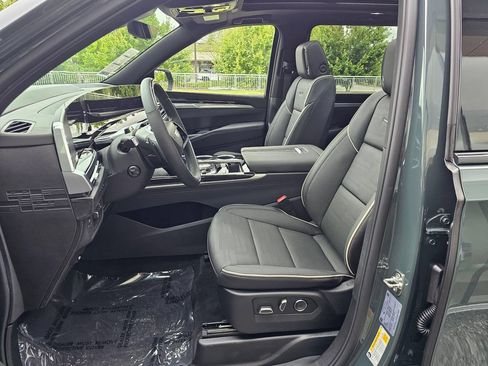 New 2026 Cadillac Escalade ESV Sport w/ Touring Package AWD/4WD image 23