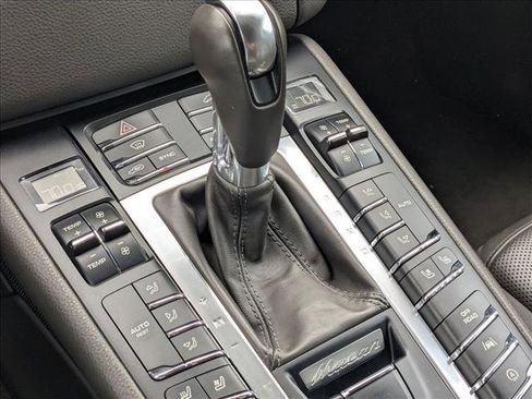 Used 2017 Porsche Macan S image 11