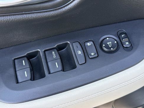 Used 2024 Honda HR-V LX image 16