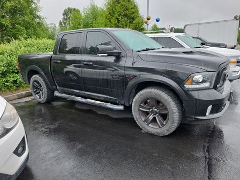 Used 2015 RAM 1500 Sport w/ Black Ram 1500 Sport Group AWD/4WD image 6