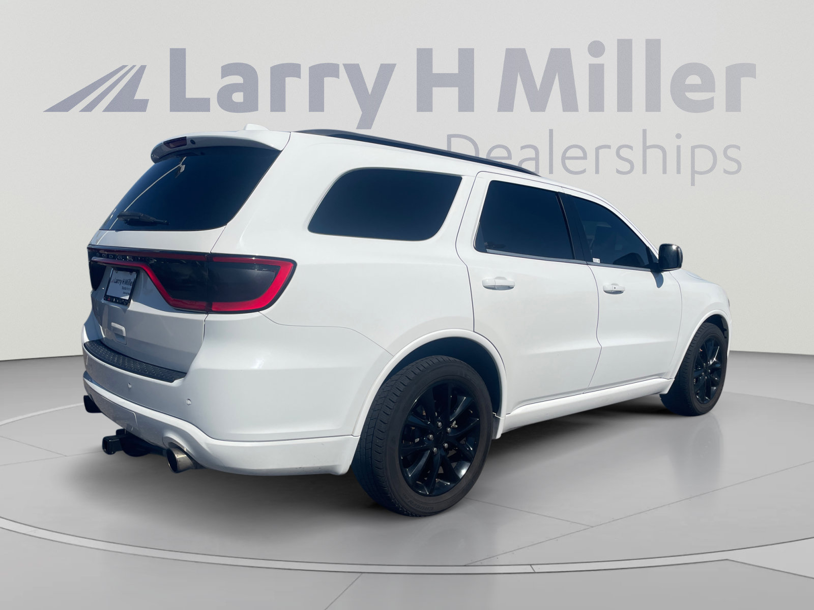 Used 2018 Dodge Durango R/T w/ Blacktop Package RWD image 5