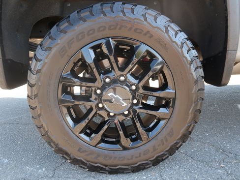 Used 2024 Chevrolet Silverado 2500 LTZ w/ LTZ Plus Package AWD/4WD image 44