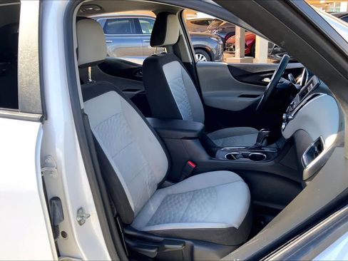 Used 2020 Chevrolet Equinox LS w/ LS Convenience Package image 9