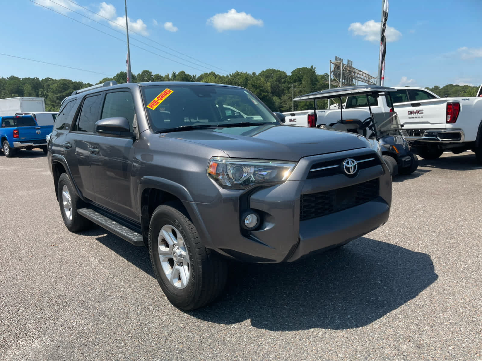 Used 2020 Toyota 4Runner SR5 AWD/4WD image 3