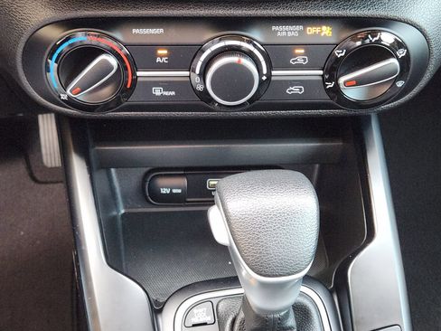 Used 2024 Kia Soul LX w/ Option Group 015 FWD image 18