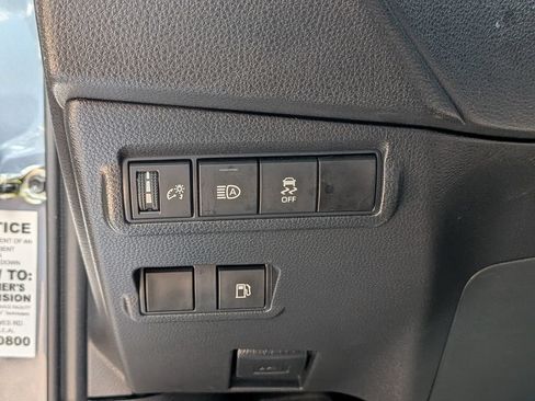 Used 2024 Toyota Corolla Cross AWD Hybrid image 19