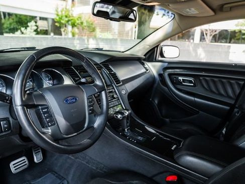 Used 2010 Ford Taurus SHO image 2