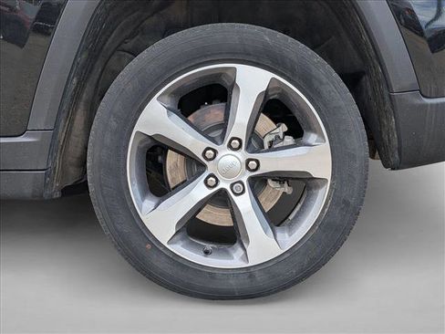 Used 2023 Jeep Grand Cherokee 4WD 4xe image 9