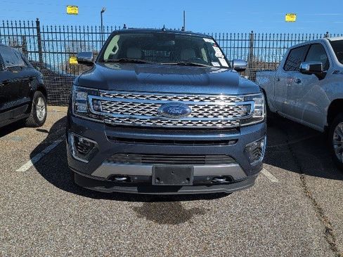 Used 2019 Ford Expedition Platinum image 3