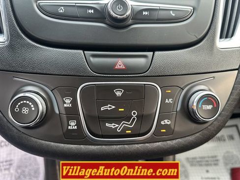 Used 2016 Chevrolet Malibu LT FWD image 17