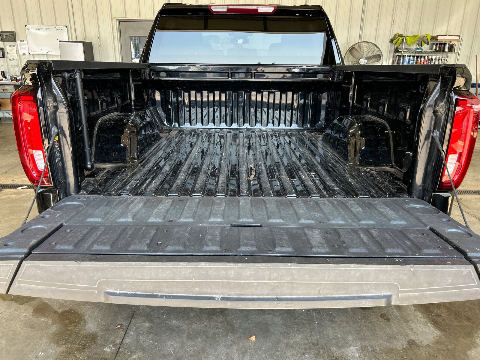 Used 2025 GMC Sierra 1500 SLT AWD/4WD image 22
