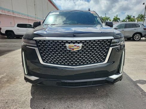 Used 2023 Cadillac Escalade ESV Premium Luxury image 3