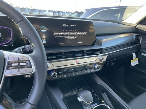 New 2025 Kia Telluride LX image 13