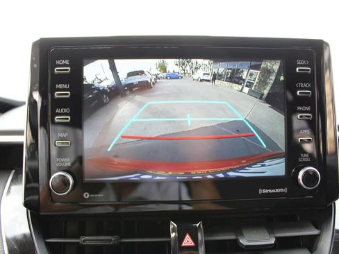 Used 2021 Toyota Corolla LE FWD image 19