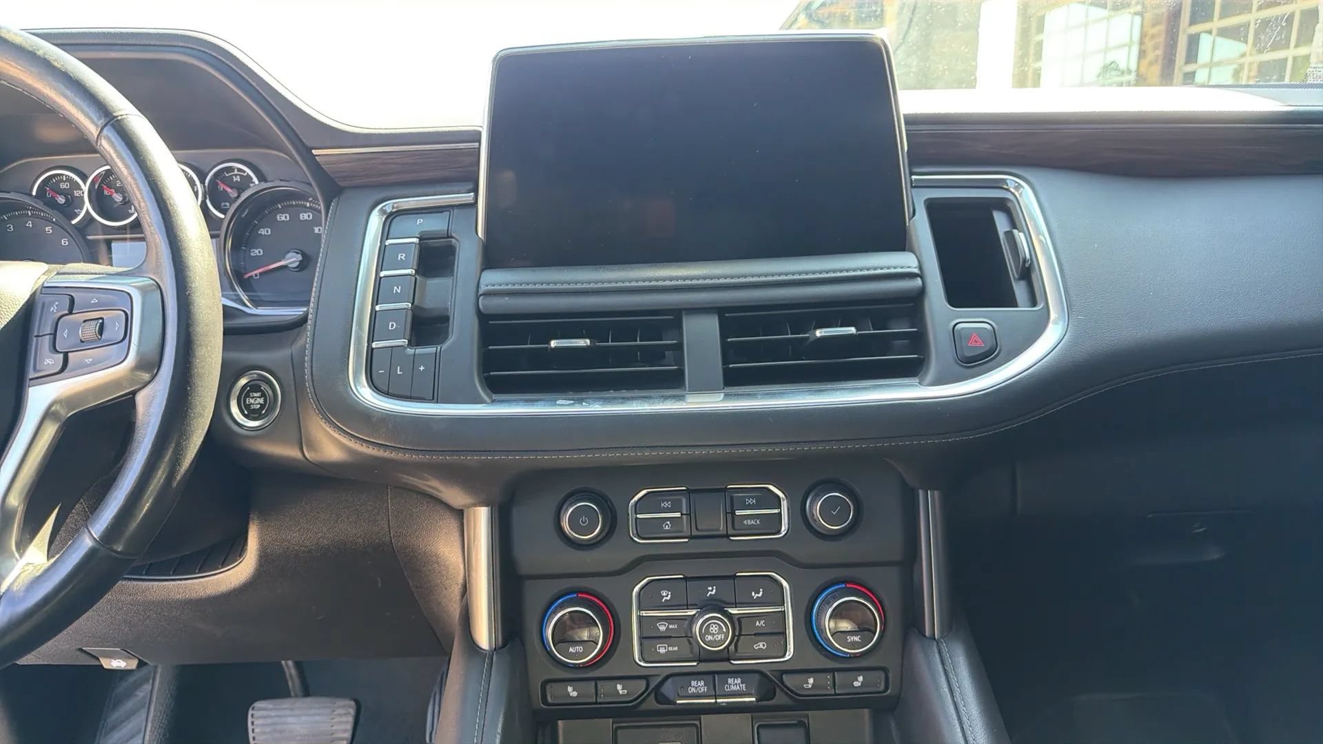 Used 2021 Chevrolet Tahoe Z71 w/ Luxury Package AWD/4WD image 9