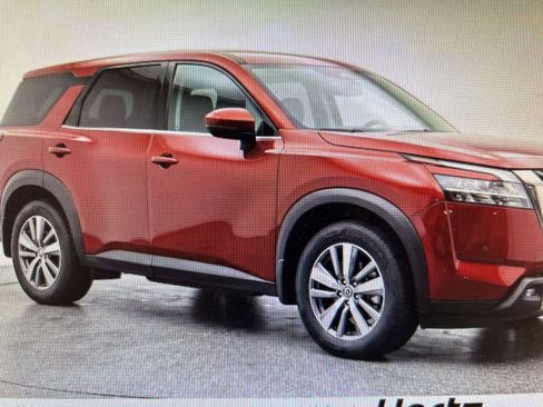 Used 2025 Nissan Pathfinder SV FWD image 4