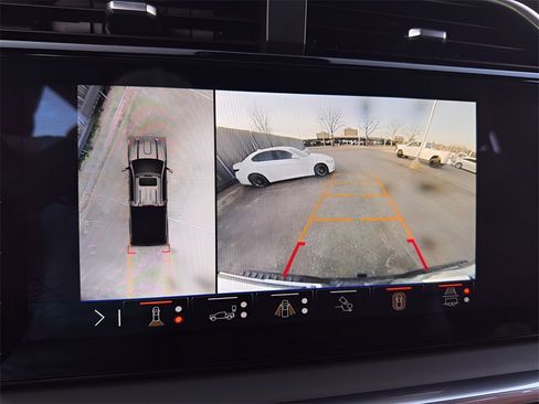 Used 2025 GMC Sierra 2500 Denali Ultimate w/ Max Trailering Package image 17