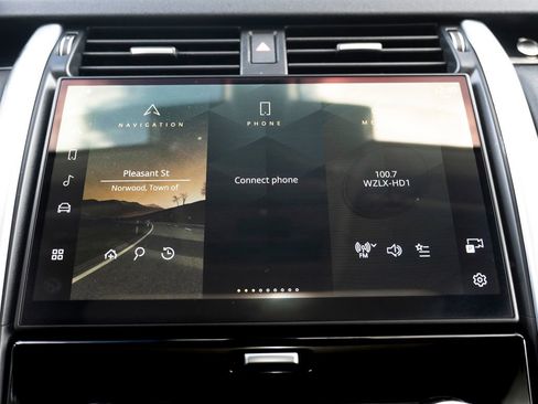 Certified 2024 Land Rover Discovery S image 22