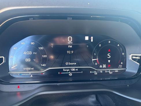 Used 2023 GMC Yukon Denali Ultimate AWD/4WD image 17
