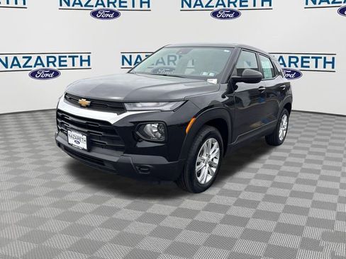 Used 2021 Chevrolet TrailBlazer LS w/ LPO, Blackout Package AWD/4WD image 3