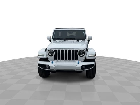 Used 2022 Jeep Wrangler Unlimited Sahara image 3