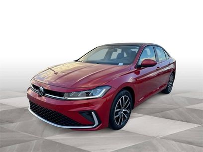 New 2025 Volkswagen Jetta SE w/ Sunroof Package