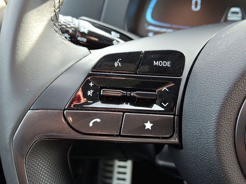 Certified 2025 Hyundai Elantra Sport image 20