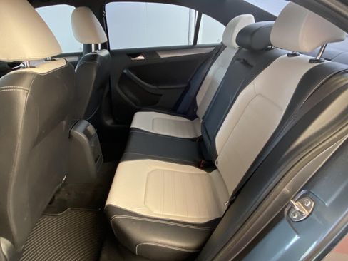 Used 2016 Volkswagen Jetta Sport FWD image 16