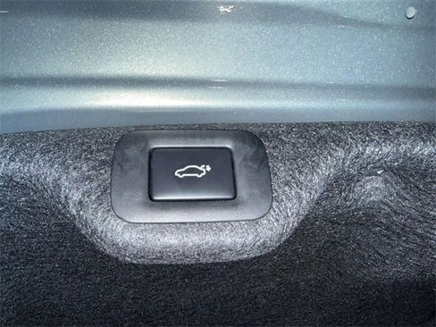 Used 2025 Lexus ES 300h w/ Technology Package image 18