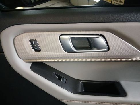 Used 2025 Ford Explorer Active w/ Active Comfort Package image 55