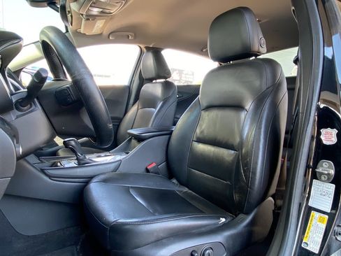 Used 2017 Chevrolet Malibu LT w/ Leather Package image 21
