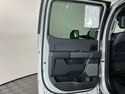 Used 2025 Ford F350 Lariat w/ Black Appearance Package image 30