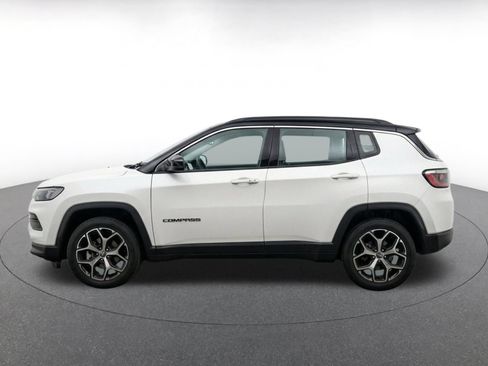 Used 2025 Jeep Compass Limited AWD/4WD image 4