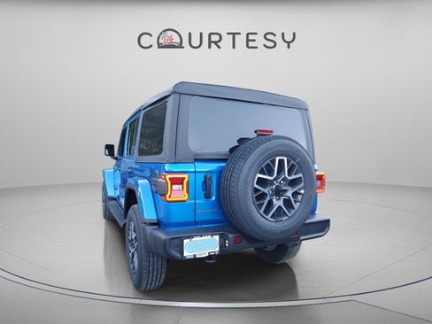 New 2026 Jeep Wrangler Sahara AWD/4WD image 3