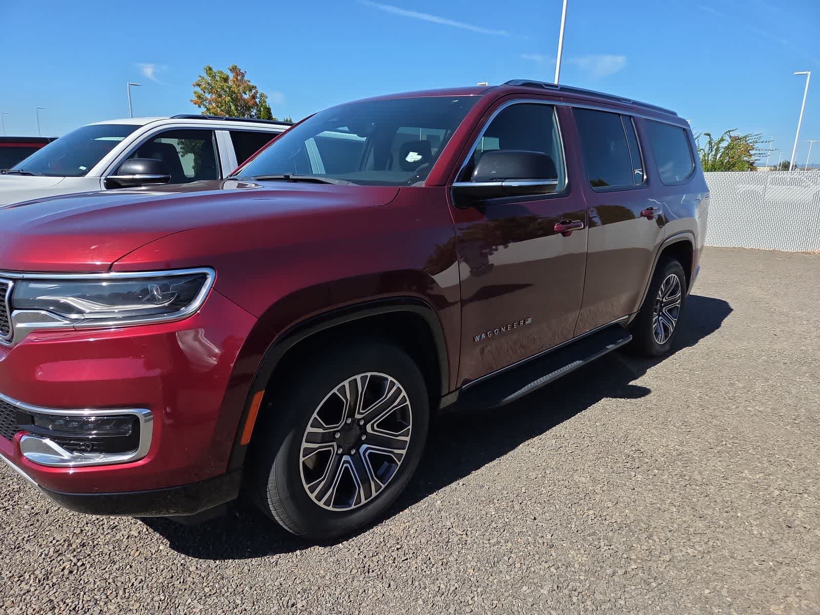 Used 2024 Jeep Wagoneer Series II w/ Flexible Seating Group AWD/4WD image 2