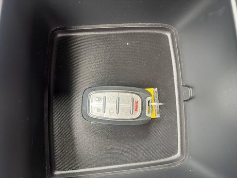 Used 2026 Chrysler Pacifica Select FWD image 28