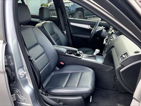 Used 2008 Mercedes-Benz C 300 Sport image 8