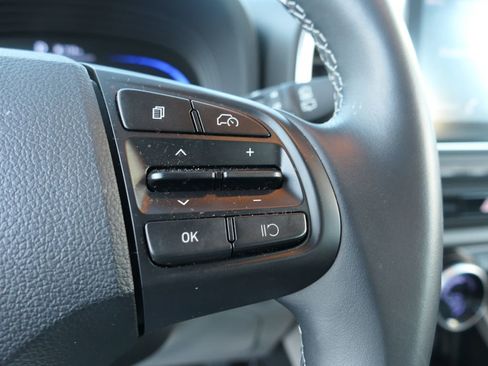 Used 2025 Hyundai Venue SEL image 15