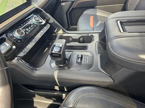 Used 2022 GMC Sierra 1500 AT4 w/ AT4 Premium Package AWD/4WD image 28