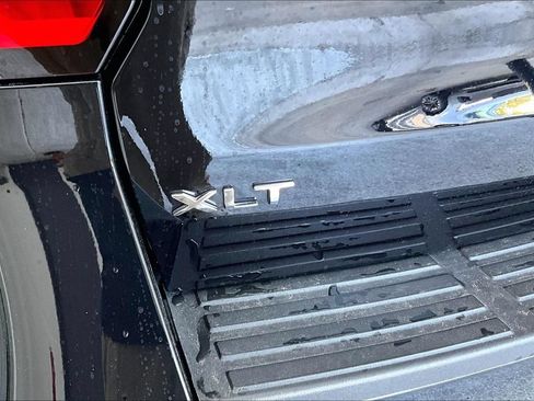Used 2023 Ford Expedition XLT AWD/4WD image 36