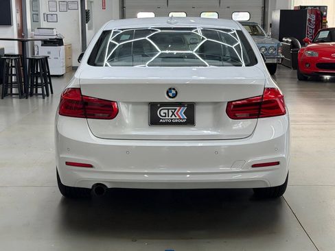Used 2016 BMW 320i xDrive Sedan AWD/4WD image 3