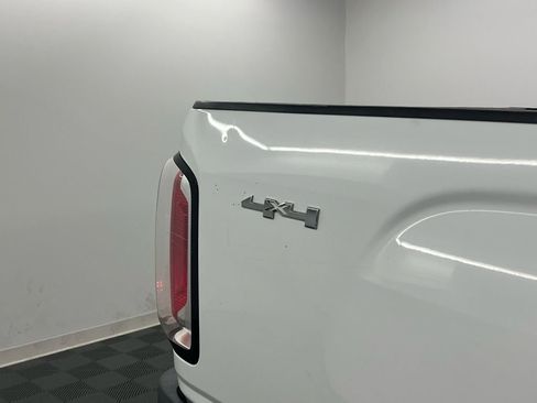Used 2019 GMC Canyon SLE image 5