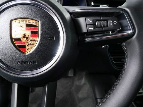 New 2026 Porsche Macan image 11