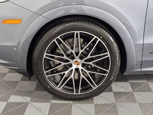 New 2026 Porsche Cayenne GTS image 11