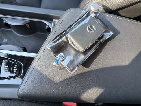 Certified 2025 Volvo XC60 B5 Plus image 38