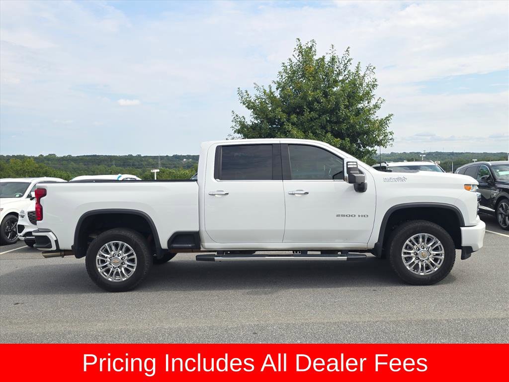 Used 2022 Chevrolet Silverado 2500 High Country w/ Technology Package AWD/4WD image 2