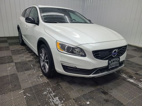 Used 2016 Volvo V60 T5 Cross Country Platinum w/ Climate Package image 14
