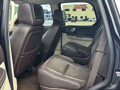 Used 2012 Cadillac Escalade Platinum AWD/4WD image 7