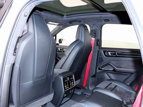Used 2023 Porsche Cayenne GTS image 21
